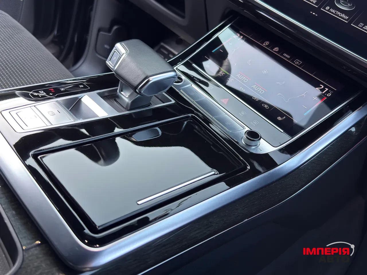 Audi Q8 - фото 40