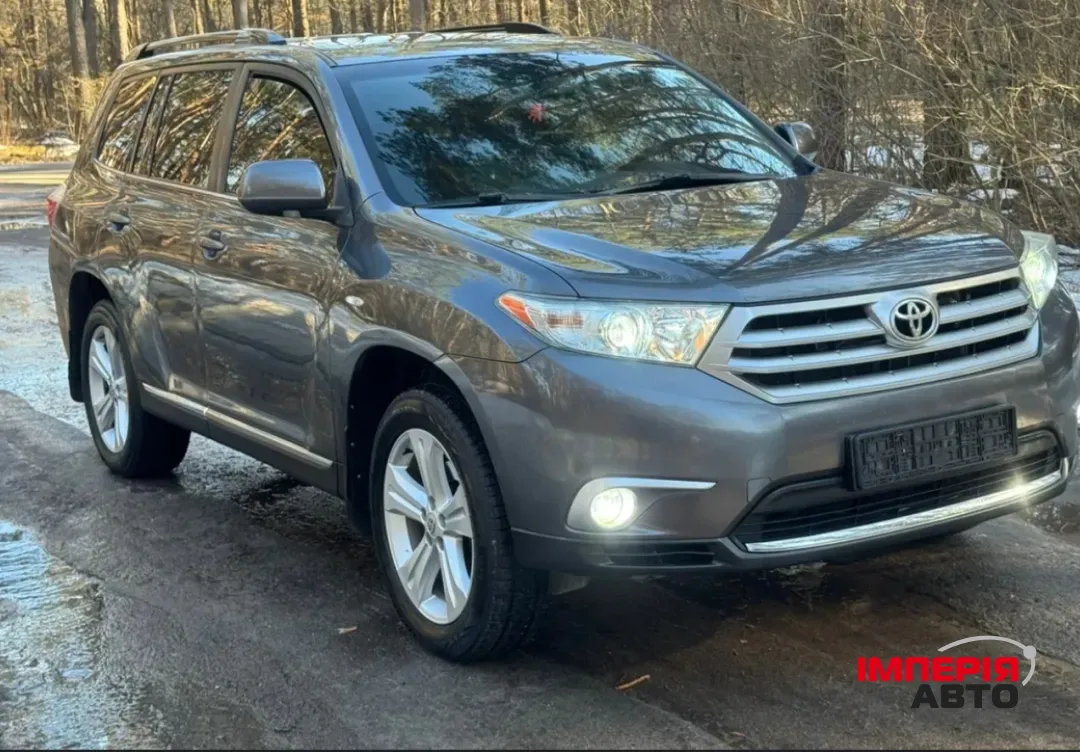 Toyota Highlander - фото 2