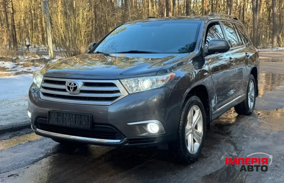 Toyota Highlander - фото 1