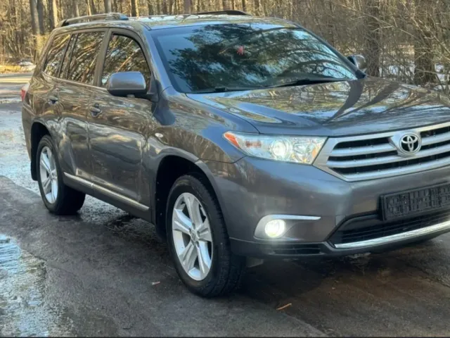 Toyota Highlander - фото 2