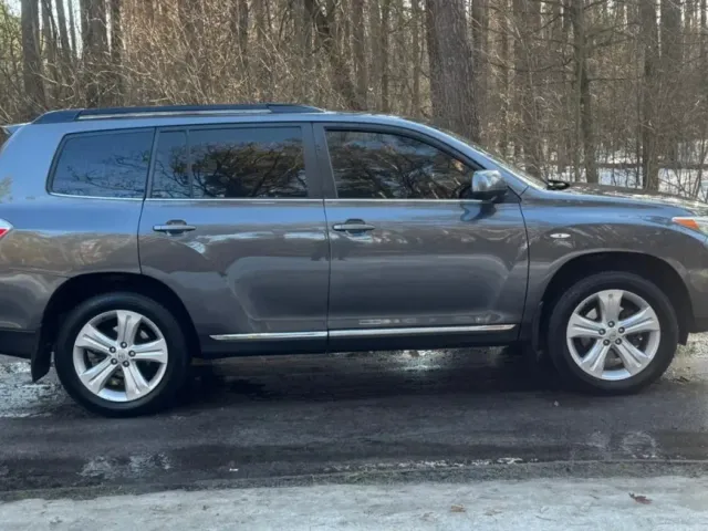Toyota Highlander - фото 3
