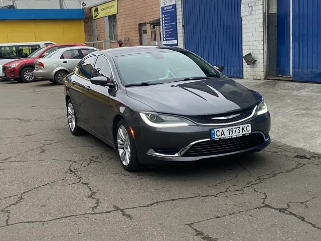 Chrysler 200 - фото 1