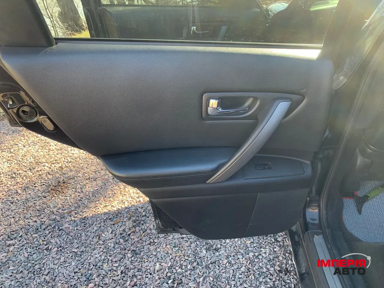 Infiniti FX - фото 7