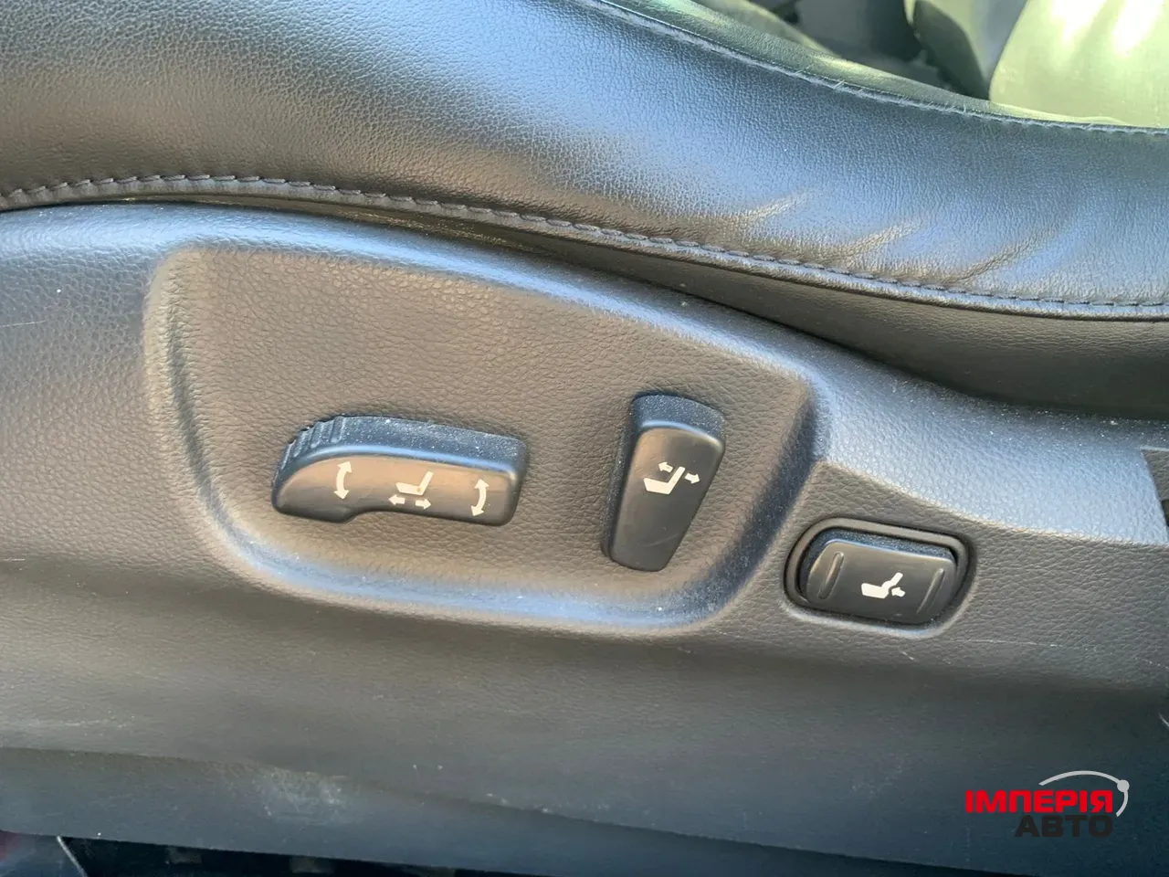 Infiniti FX - фото 12