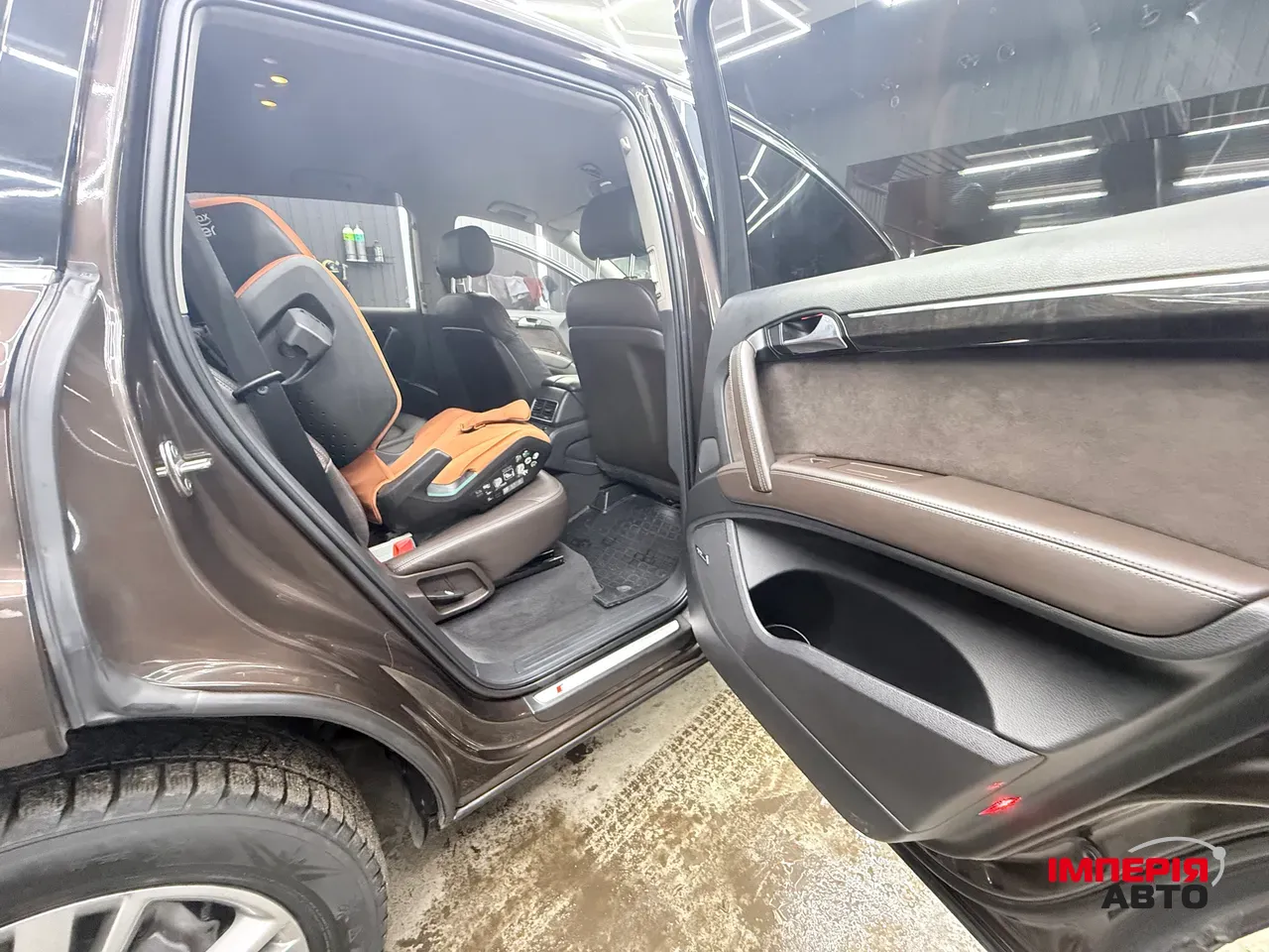 Audi Q7 - фото 23