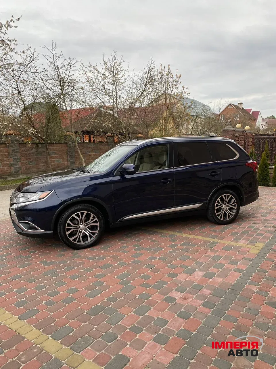 Mitsubishi Outlander - фото 2