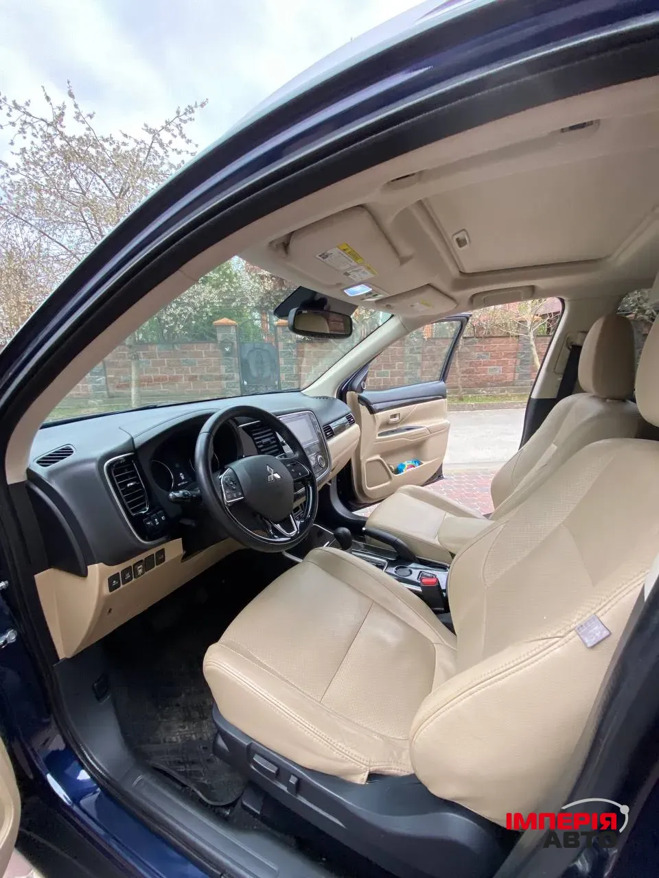 Mitsubishi Outlander - фото 6