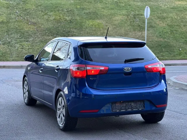 Kia Rio - фото 2