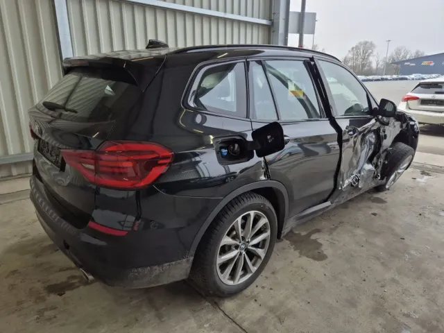 BMW X3 - фото 3