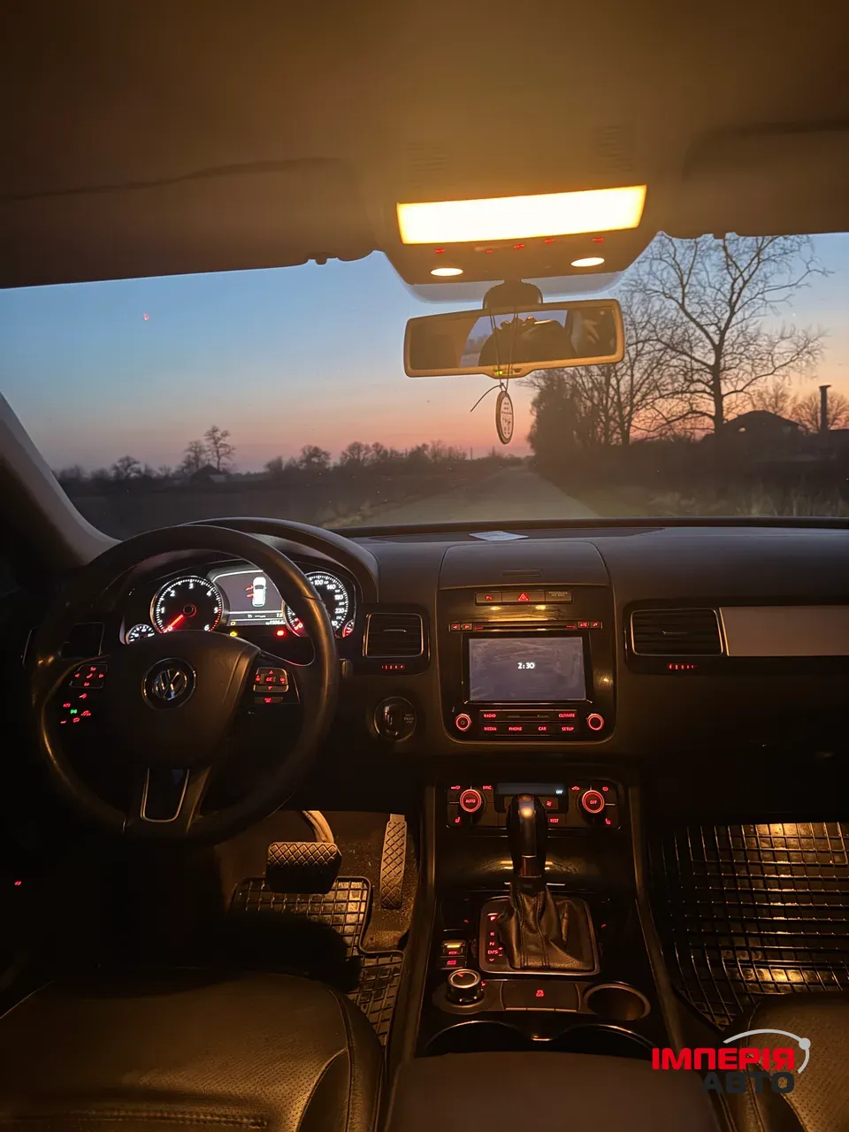 Volkswagen Touareg - фото 9