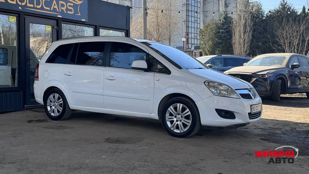 Opel Zafira - фото 4