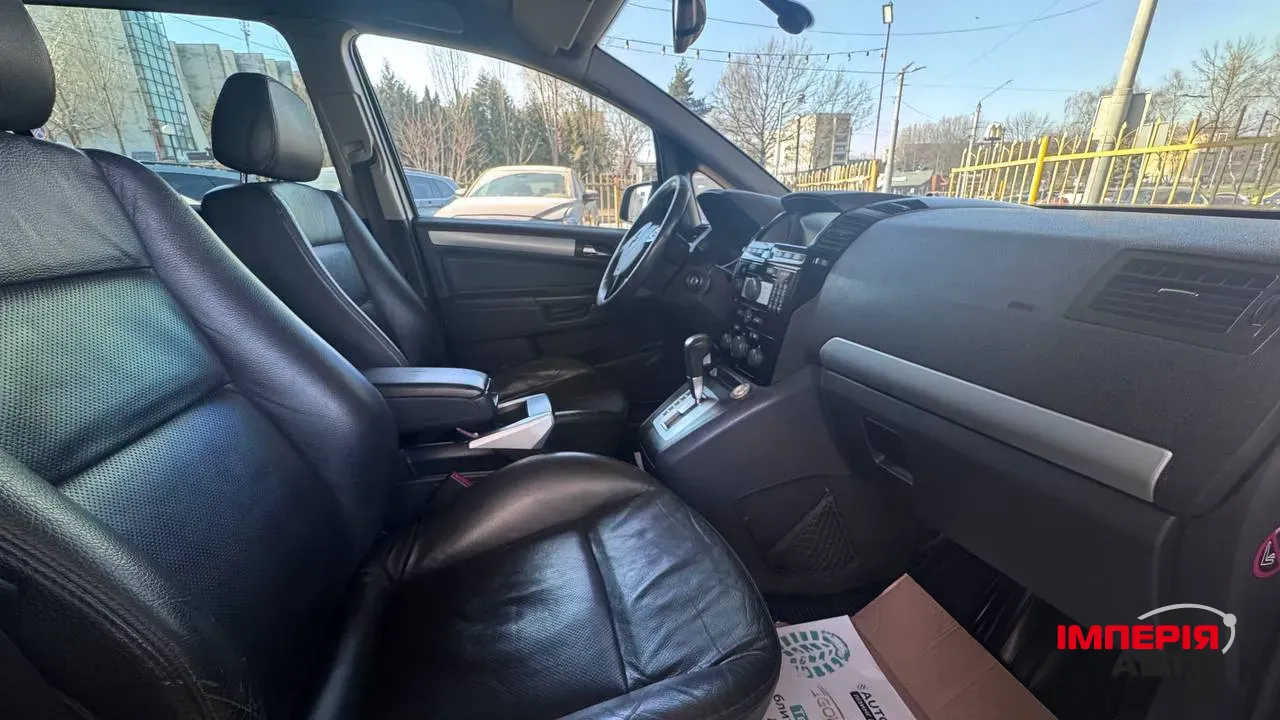 Opel Zafira - фото 3