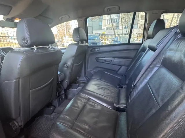 Opel Zafira - фото 5