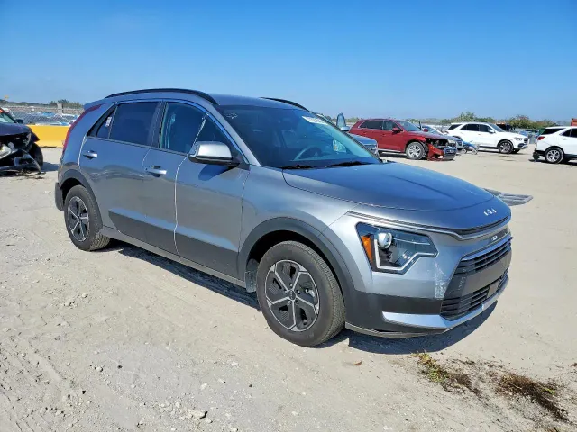 Kia Niro - фото 1