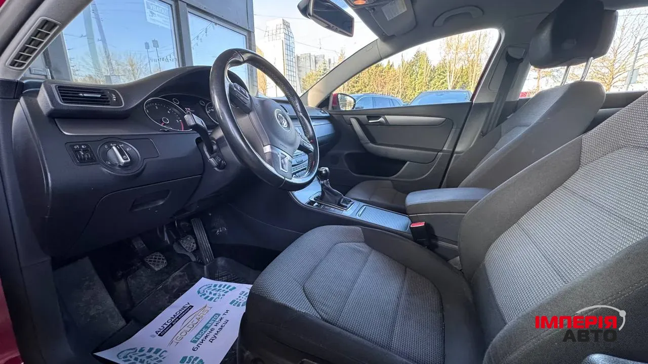 Volkswagen Passat - фото 6