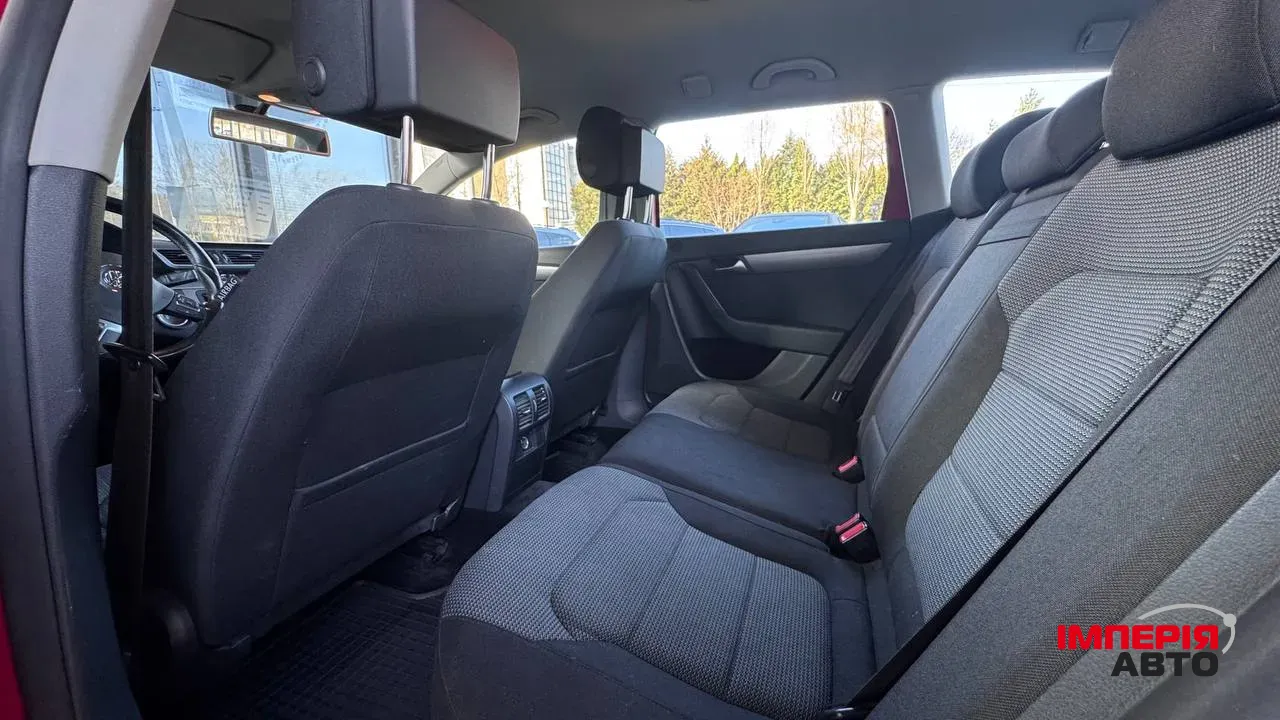 Volkswagen Passat - фото 7