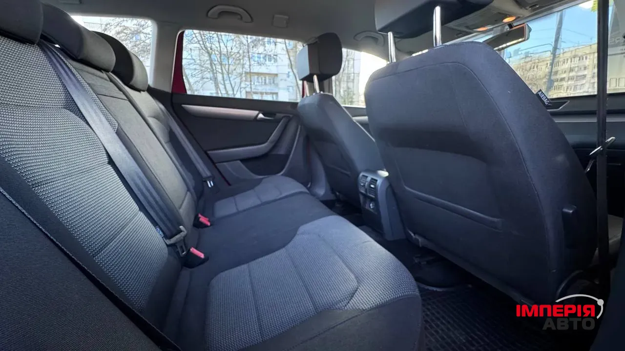 Volkswagen Passat - фото 8