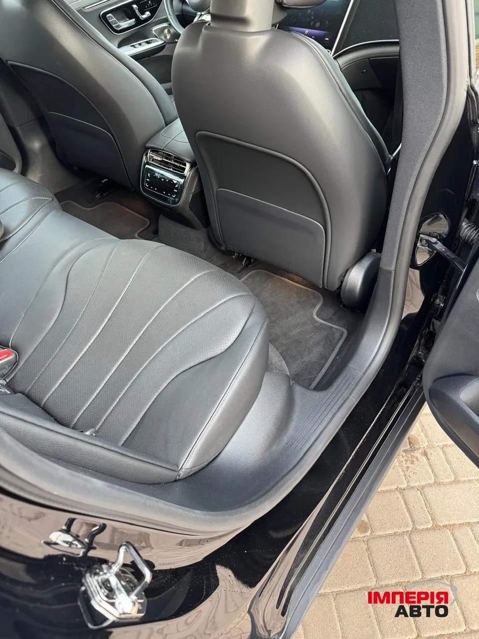 Mercedes-Benz EQE - фото 7