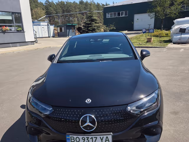 Mercedes-Benz EQE - фото 1