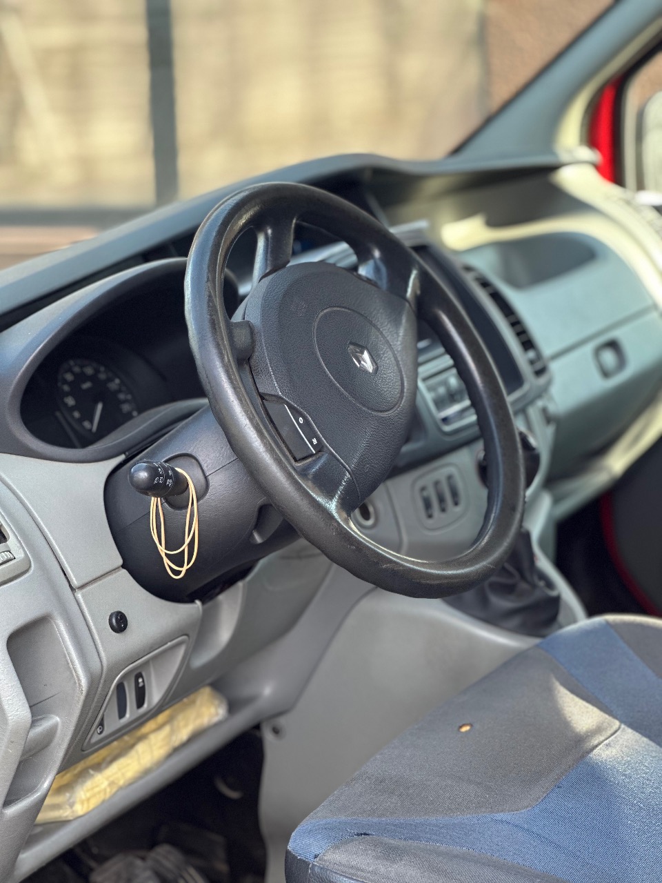 Renault Trafic - фото 8