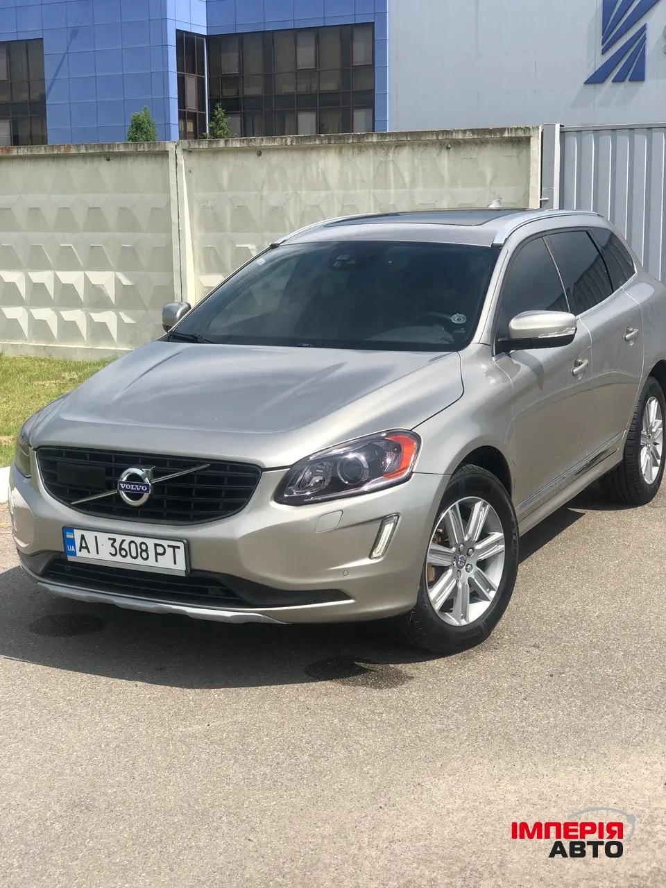 Volvo XC60 - фото 1