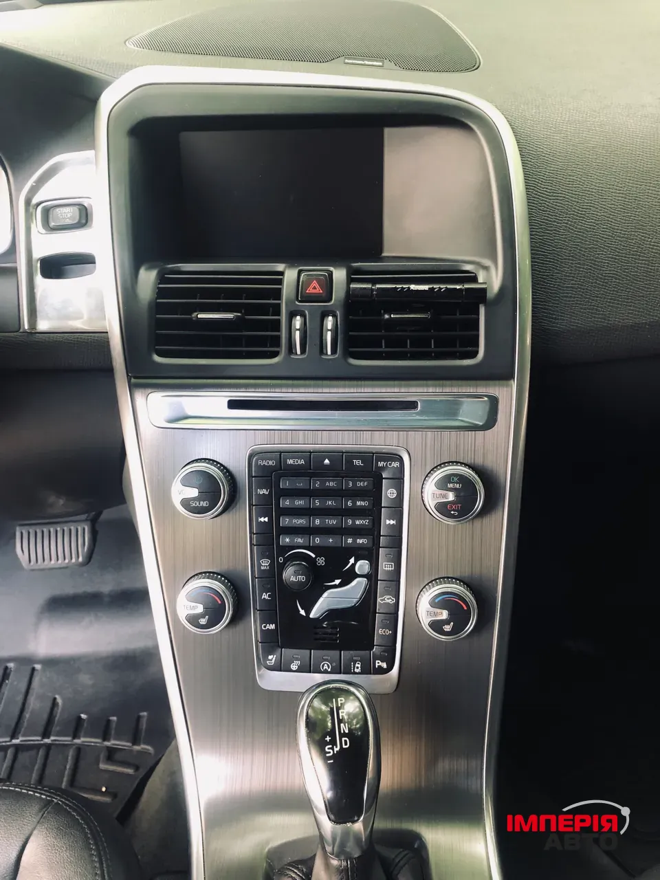 Volvo XC60 - фото 18