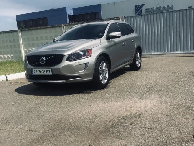 Volvo XC60 - фото 2