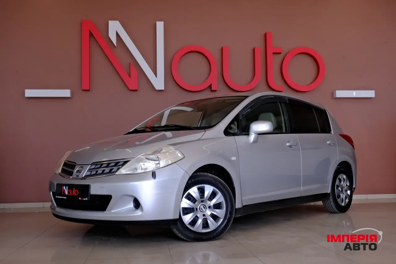 Nissan Tiida - фото 1