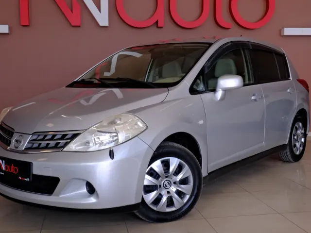 Nissan Tiida - фото 2