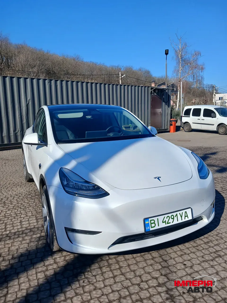 Tesla Model Y - фото 1