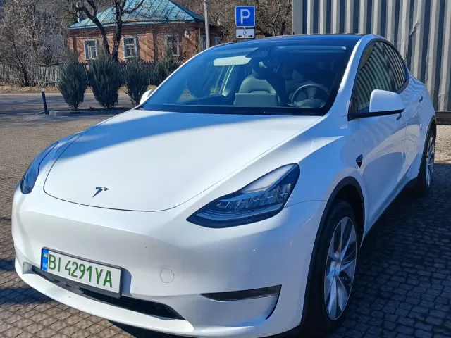 Tesla Model Y - фото 4