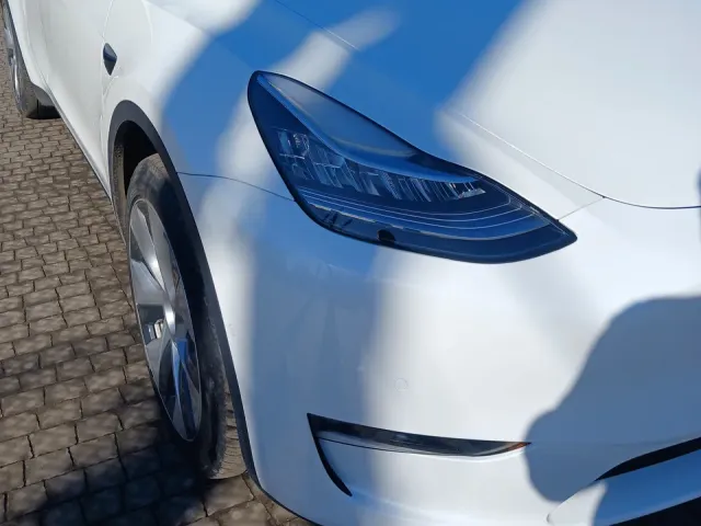 Tesla Model Y - фото 2