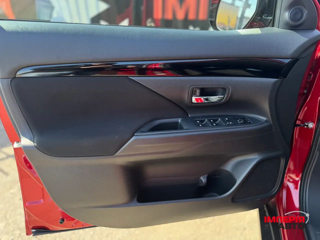 Mitsubishi Outlander - фото 11