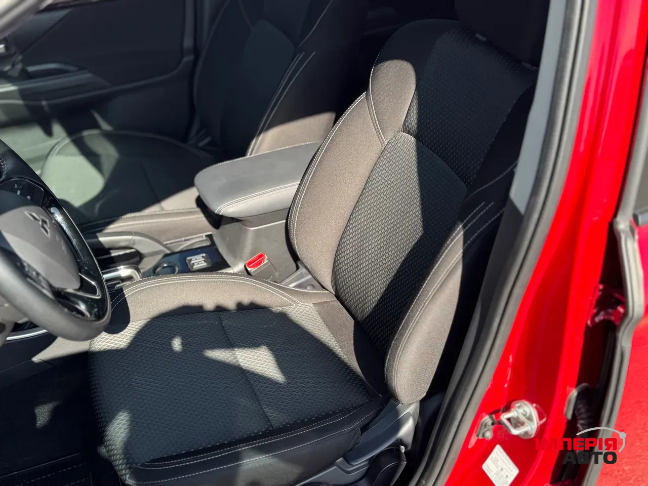 Mitsubishi Outlander - фото 9