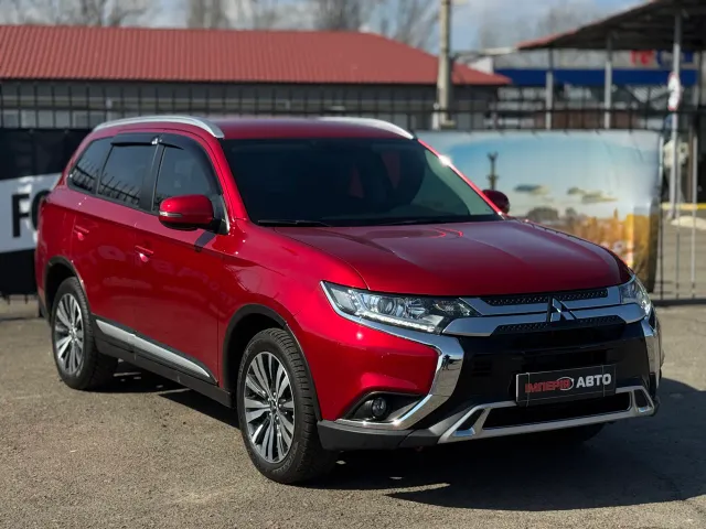 Mitsubishi Outlander - фото 3