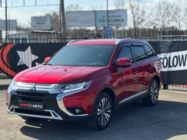 Mitsubishi Outlander - фото 1