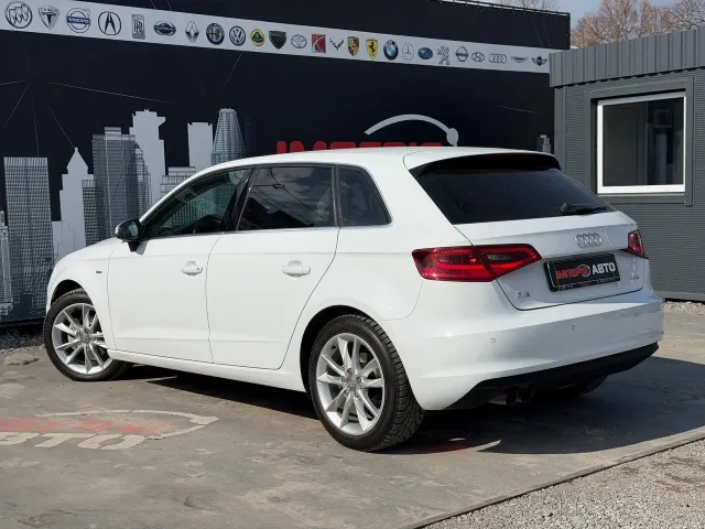 Audi A3 - фото 5