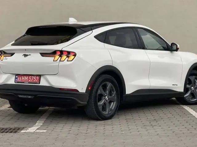 Ford Mustang Mach-E - фото 3