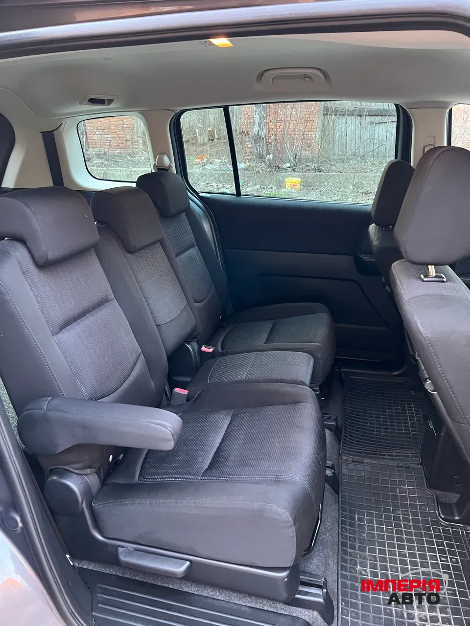 Mazda 5 - фото 15