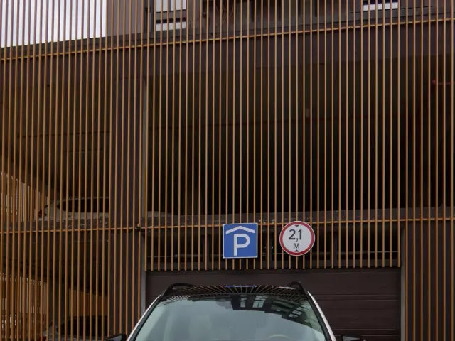 Mercedes-Benz GLS - фото 4