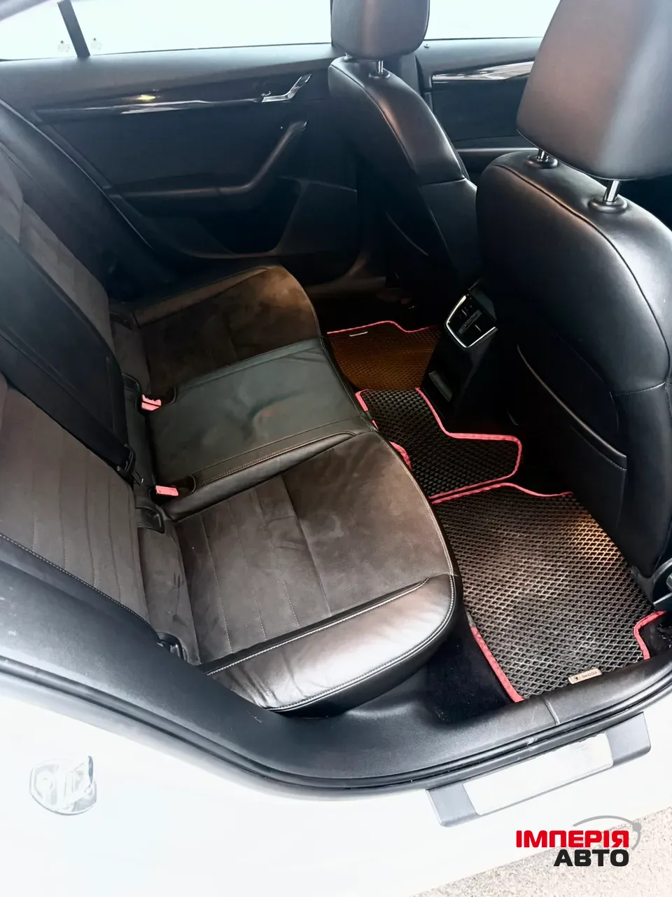 Skoda Octavia - фото 15