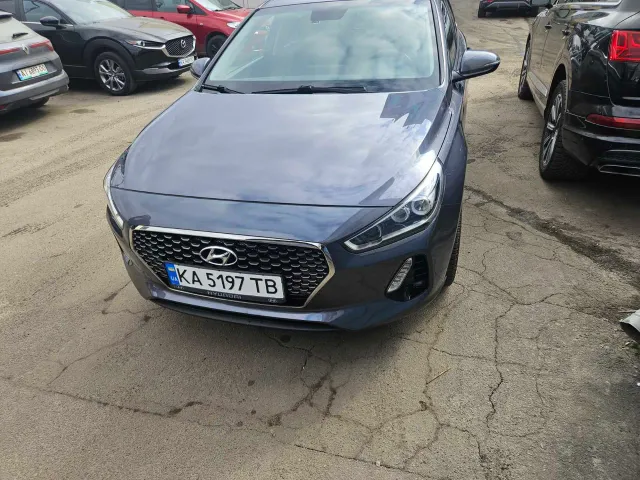 Hyundai i30 - фото 1