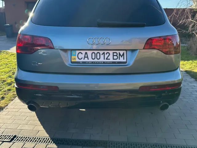 Audi Q7 - фото 3
