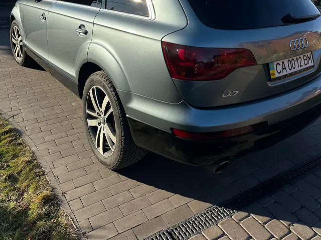 Audi Q7 - фото 4