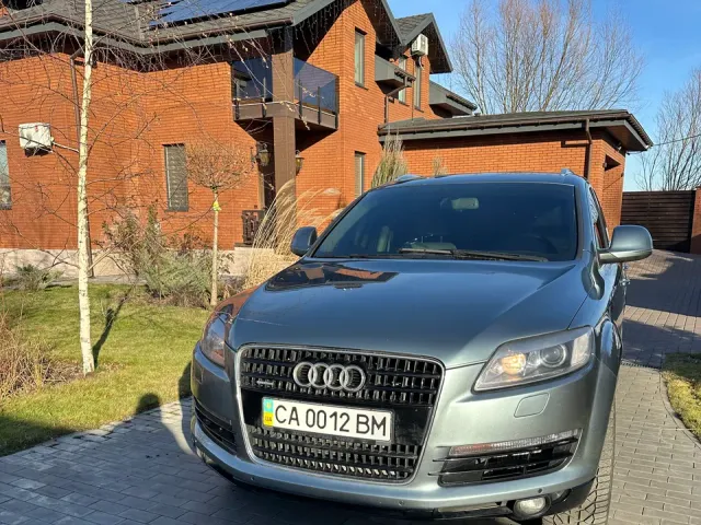 Audi Q7 - фото 2