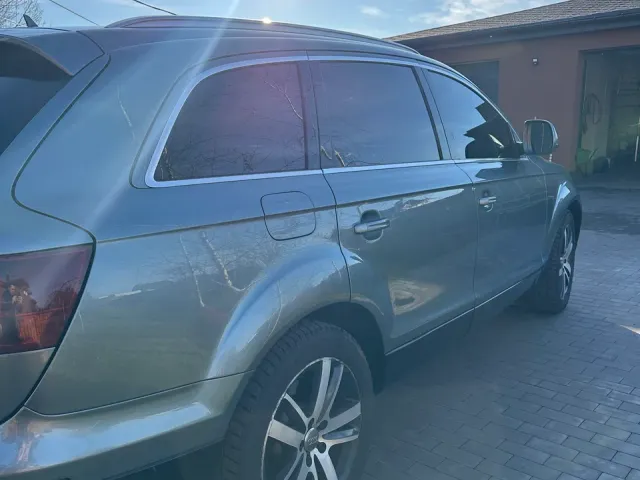 Audi Q7 - фото 5
