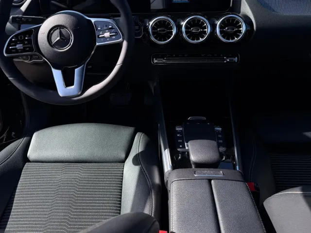 Mercedes-Benz EQA - фото 3