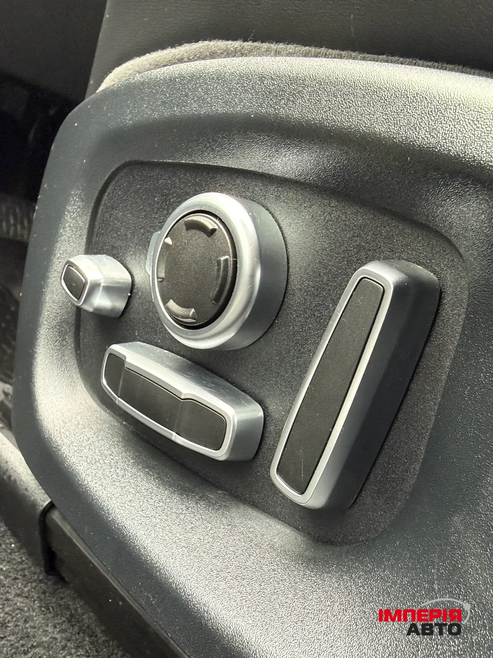 Jaguar I-Pace - фото 21