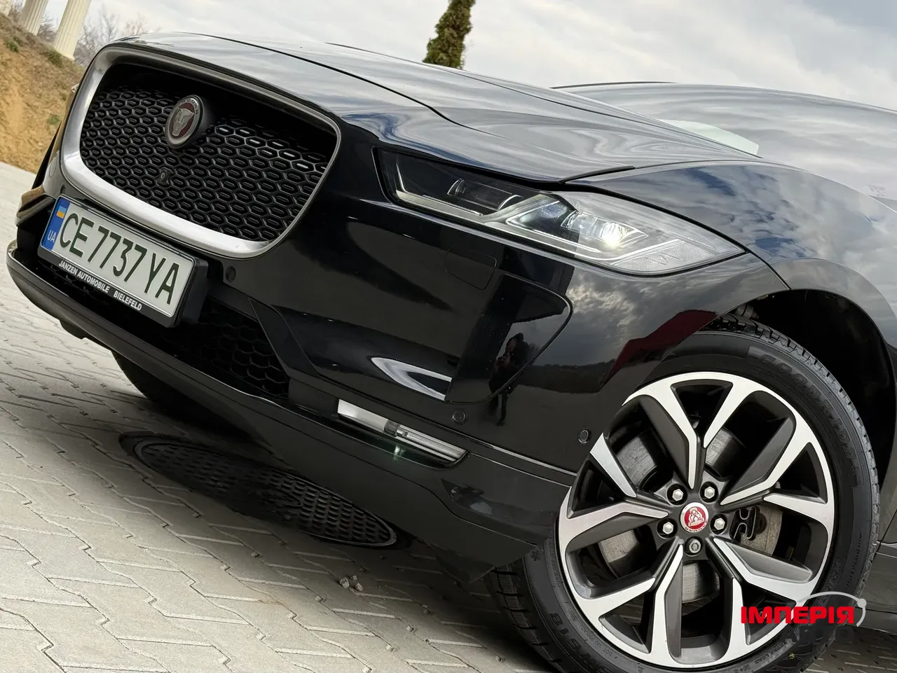 Jaguar I-Pace - фото 7