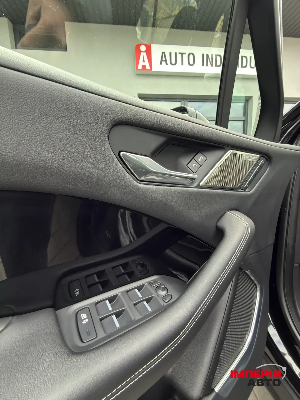 Jaguar I-Pace - фото 20